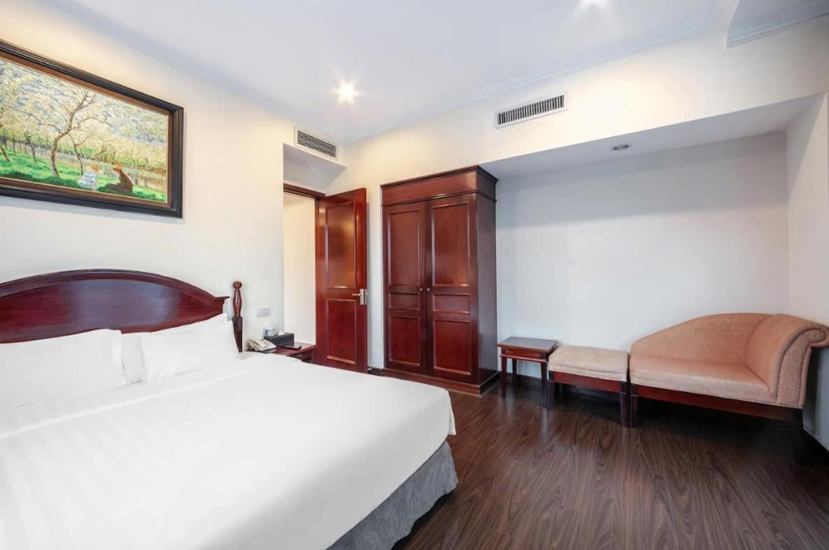 A25 Hotel - 15 Tran Quoc Toan Ханой Екстериор снимка