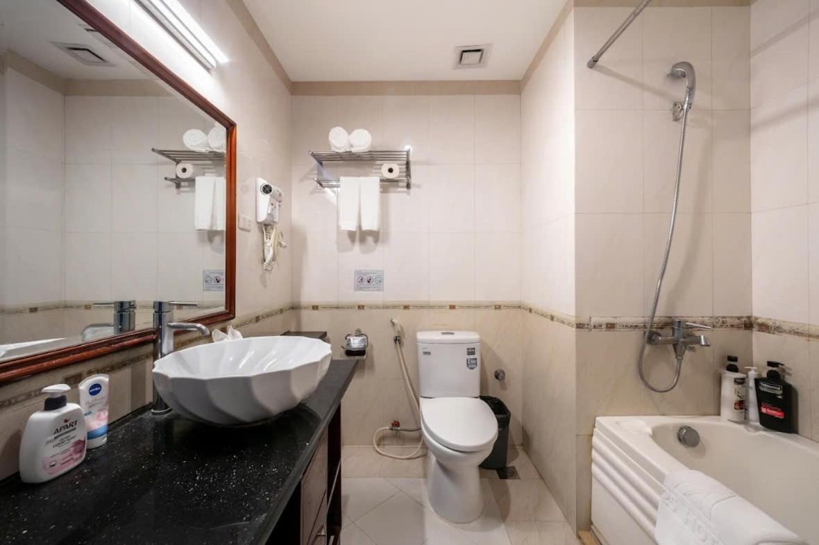 A25 Hotel - 15 Tran Quoc Toan Ханой Екстериор снимка
